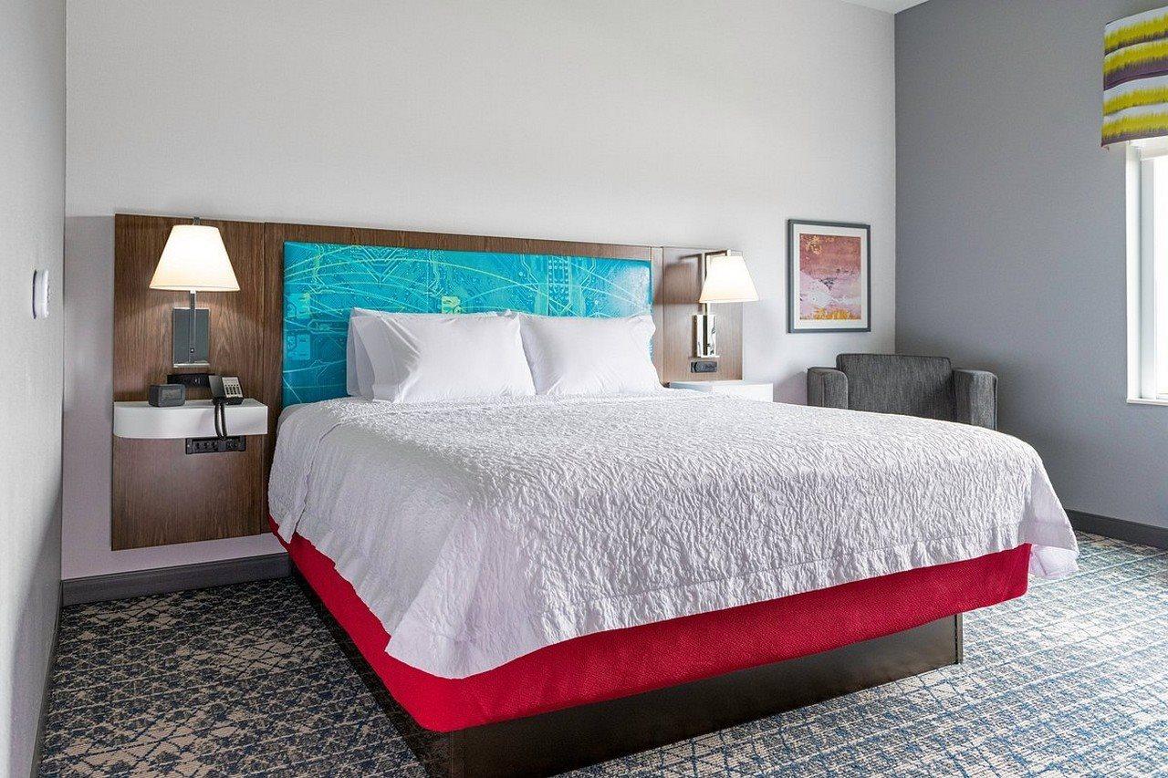 Hampton & Hotel 3*